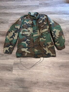 Army Camo Coat Woodland Camo Medium C/W Field DLA 100 Military Utility Jacket
